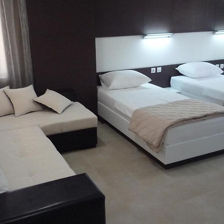 Apartments Good Night Nis Bagian luar foto
