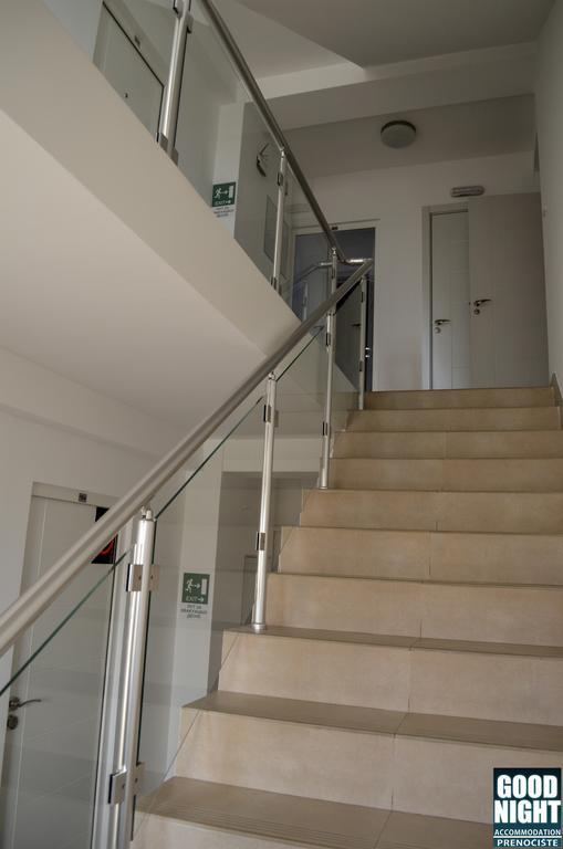 Apartments Good Night Nis Bagian luar foto