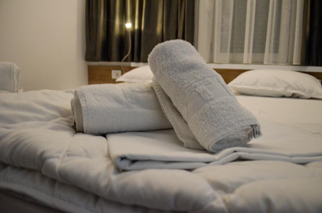 Apartments Good Night Nis Bagian luar foto