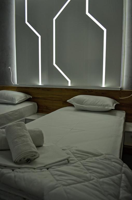 Apartments Good Night Nis Bagian luar foto