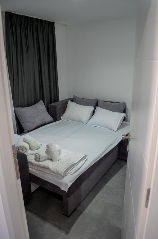 Apartments Good Night Nis Bagian luar foto