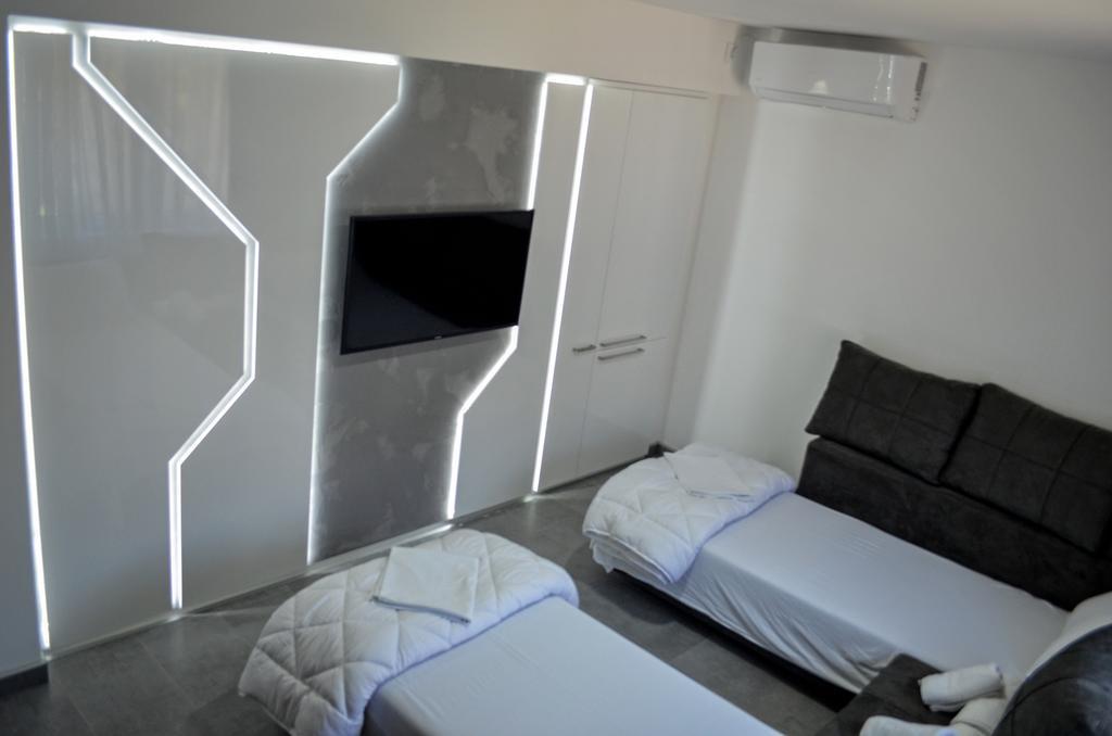 Apartments Good Night Nis Bagian luar foto