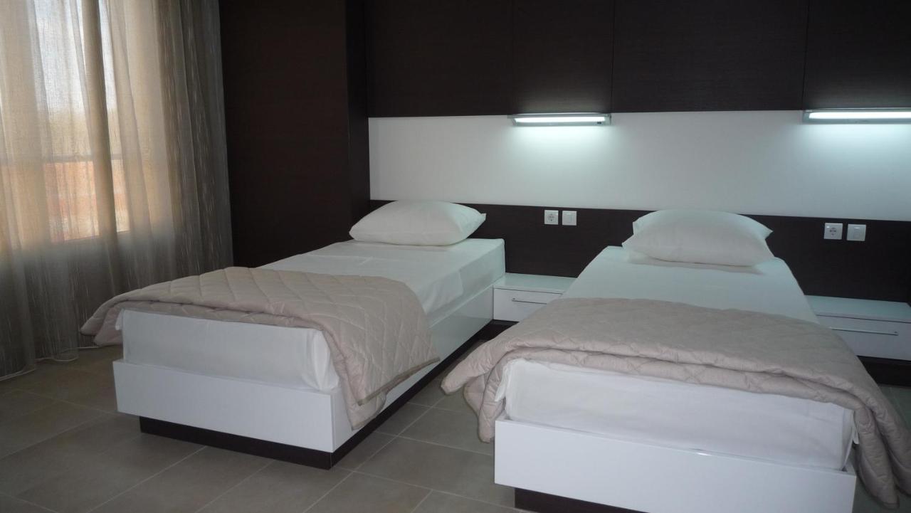 Apartments Good Night Nis Bagian luar foto