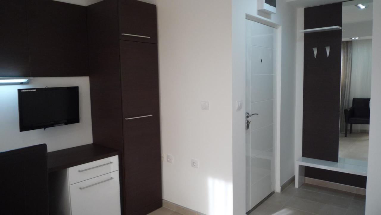 Apartments Good Night Nis Bagian luar foto